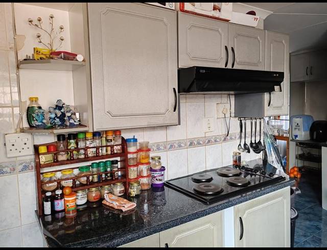 3 BEDROOM HOUSE FOR SALE IN LENASIA SOUTH EXT 1